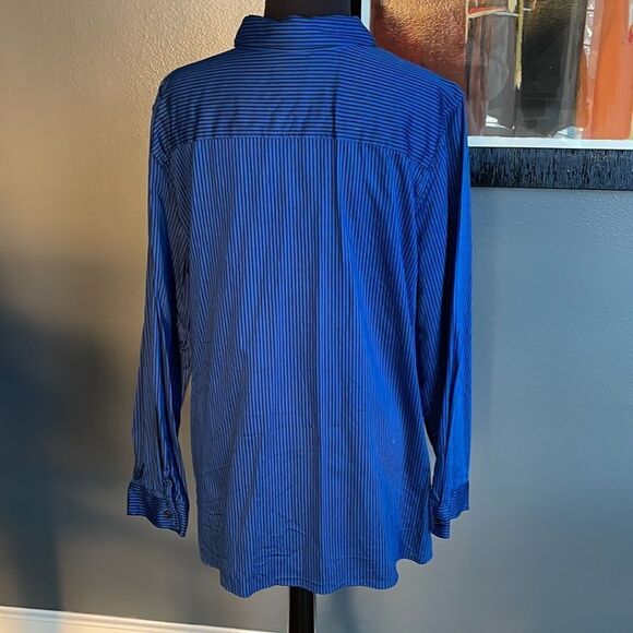 Chico’s blue/black stripe button front shirt. Single button cuffs. Sz 3 (L 16-18 - Picture 4 of 5